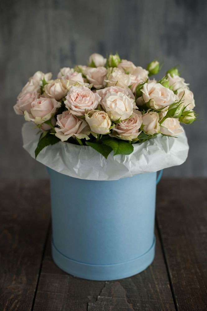 корпоративная коробка с розами для офиса в Новороссийске