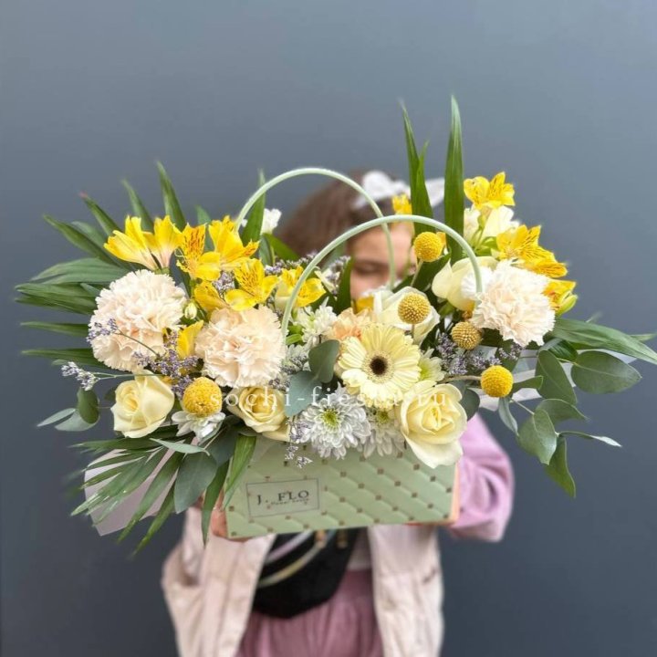 Сумочка с розами "Эпиа" в Новороссийске