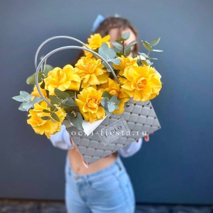 Сумочка с розами "Эдель" в Новороссийске