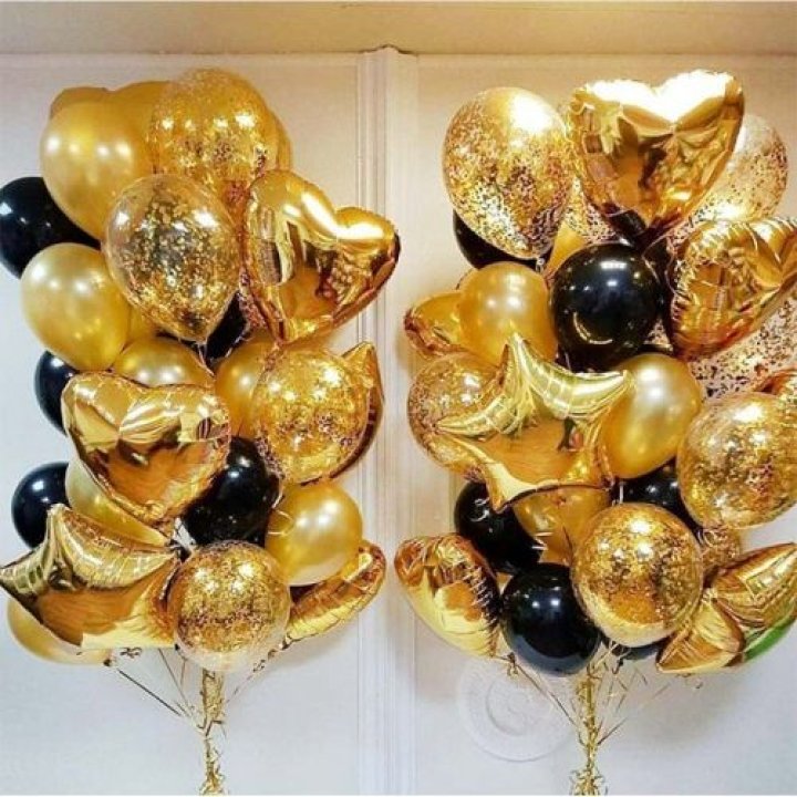 Фонтан шаров "Чёрное золото" в Новороссийске