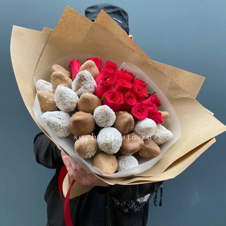 Розы и клубника в шоколаде Мерси в Новороссийске
