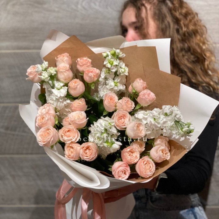 Букет бомбасти и маттиола в Новороссийске