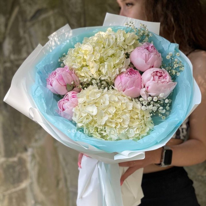 Букет с пионами "Блюсом" в Новороссийске