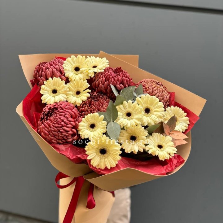 Букет гербер и хризантем Бигуди в Новороссийске