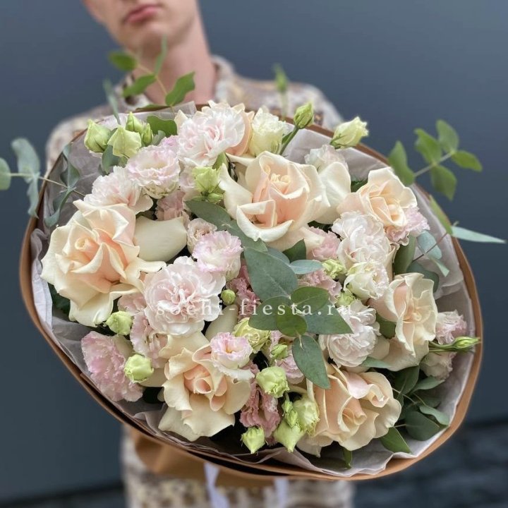  Букет кремовых роз "Мокко" в Новороссийске