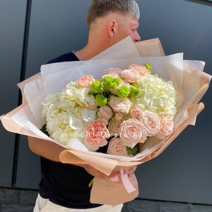 Авторский букет "Нежный крем" в Новороссийске