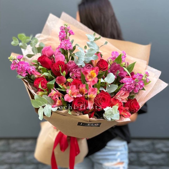 Дизайнерский букет №3 в Новороссийске