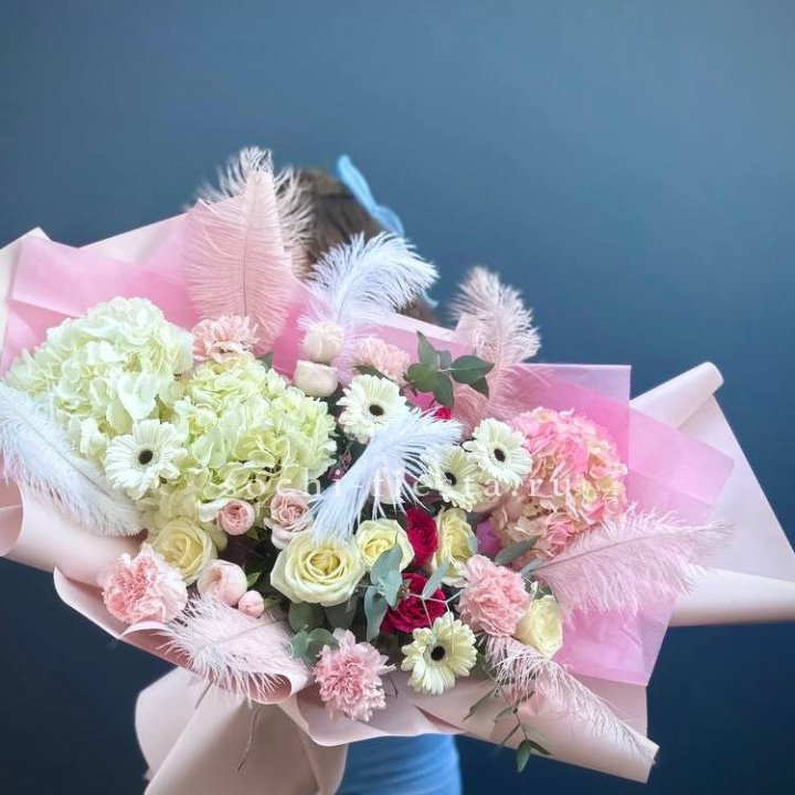 Дизайнерский букет "Валенсия-3" в Новороссийске