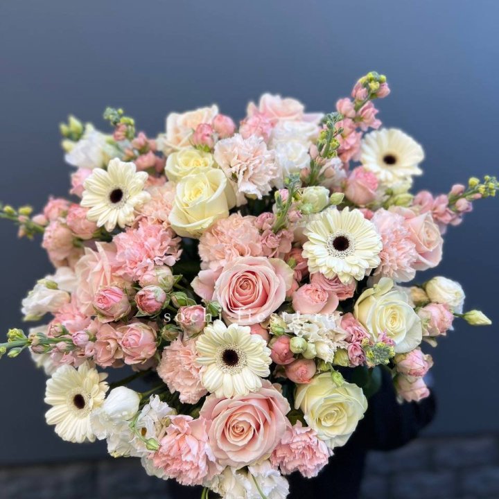 Авторский букет "Нежный" в Новороссийске
