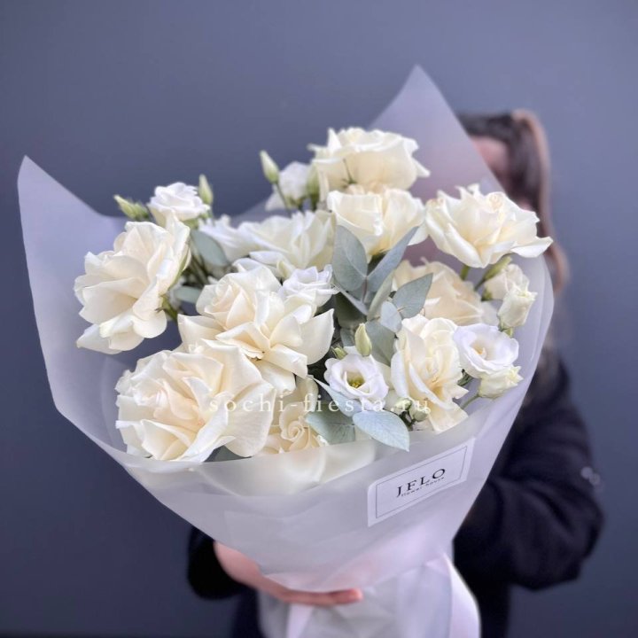 Букет французских роз и эустомы  в Новороссийске