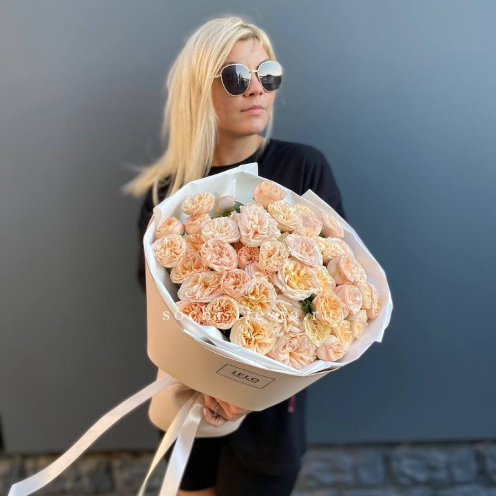 15 пионовидных роз №2 в Новороссийске