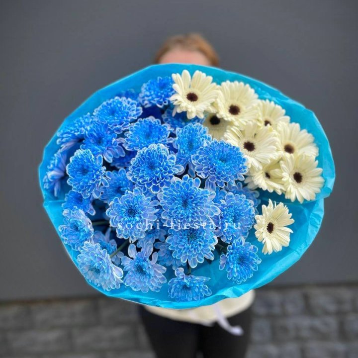 Букет хризантем и гербер в Новороссийске