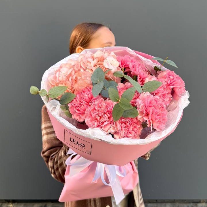 Дуо диантусы и гортензия в Новороссийске