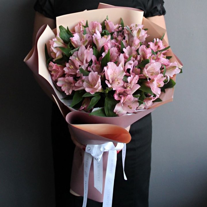 Букет розовых альстромерий в Новороссийске