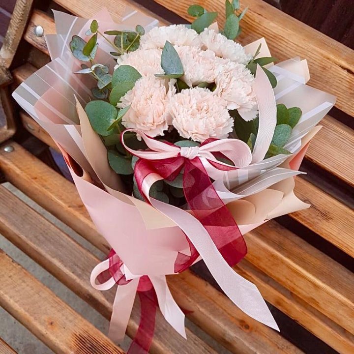 Диантусы с эвкалиптом в Новороссийске