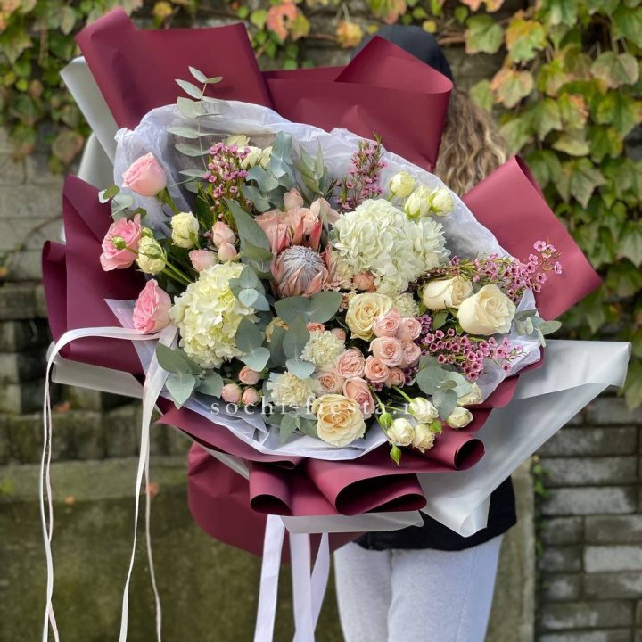 Авторский букет с протеей №1 в Новороссийске