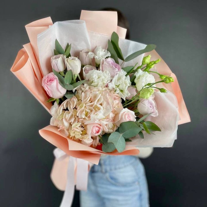 Букет с гортензией "Клодс" в Новороссийске