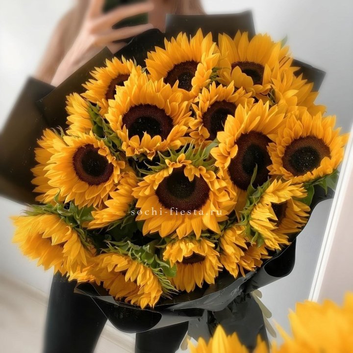 Букет подсолнухов "Гига" в Новороссийске