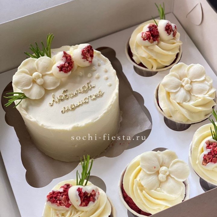 Капкейки и бенто-торт "Мамочке" в Новороссийске