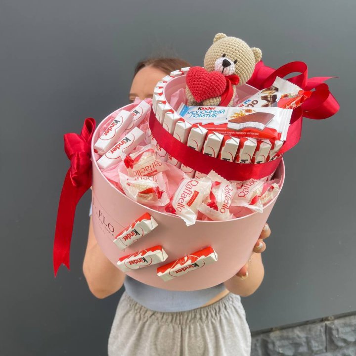 Бокс киндерами и раффаэлло 2 в Новороссийске