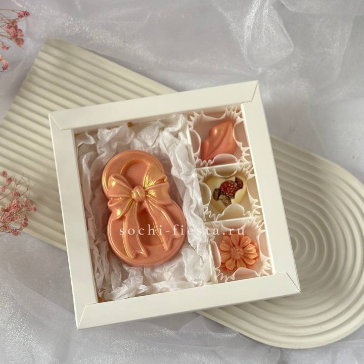 Конфеты из шоколада 8 Марта в Новороссийске