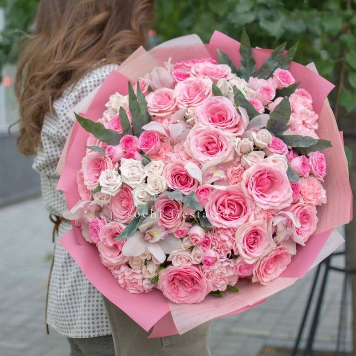 Дизайнерский букет "Барби" в Новороссийске