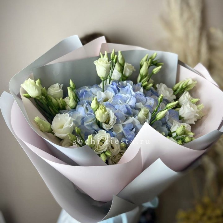 Букет с гортензией "Адель" в Новороссийске