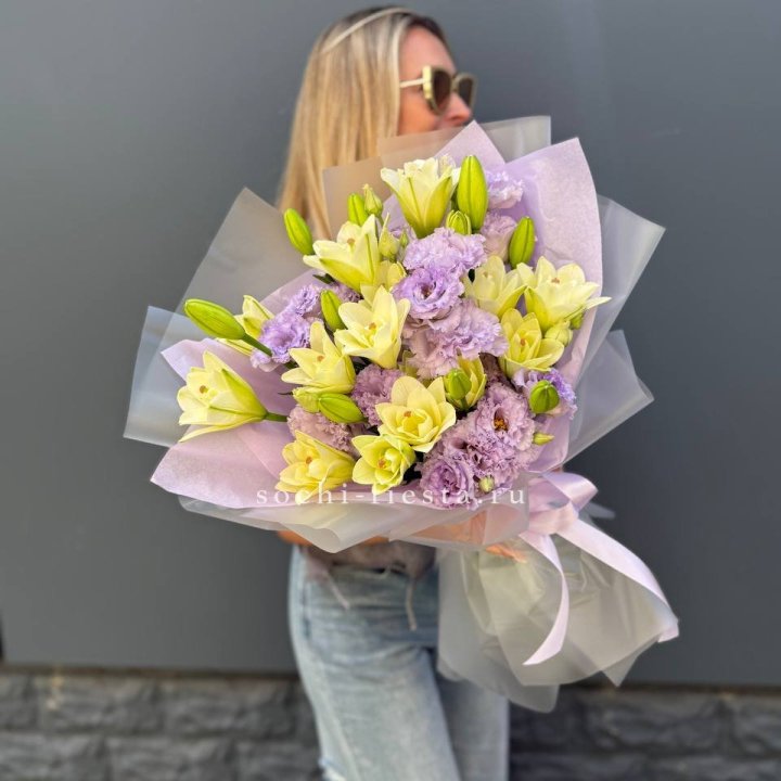  Букет лилий и эустом в Новороссийске