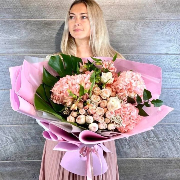 Дизайнерский букет "Валенсия-2" в Новороссийске