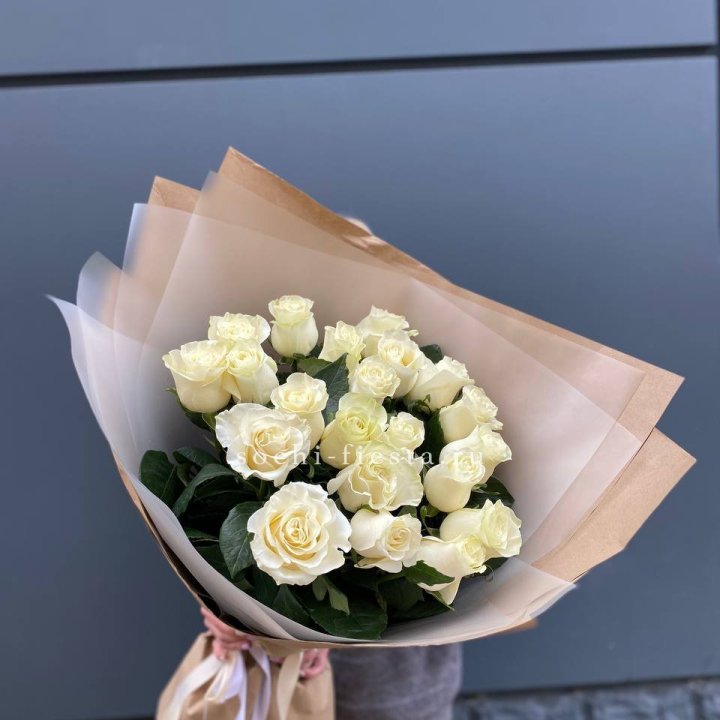  Букет  высоких белых роз   в Новороссийске