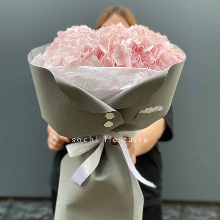  Букет  пиджачок из 5 гортензий в Новороссийске