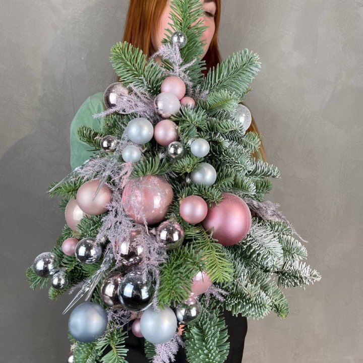 Новогодняя елочка "Розе голд" в Новороссийске