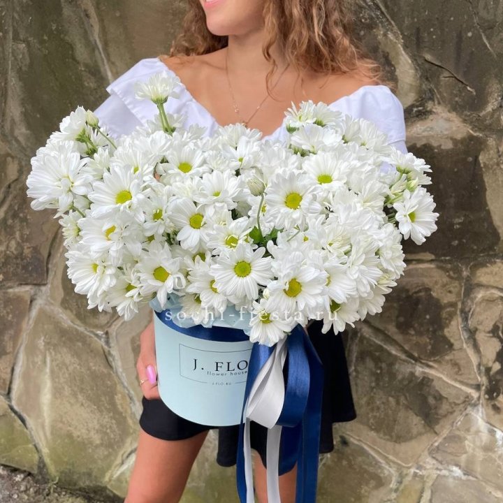 Коробка с хризантемами №2 в Новороссийске