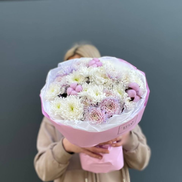 7 нежных хризантем в Новороссийске