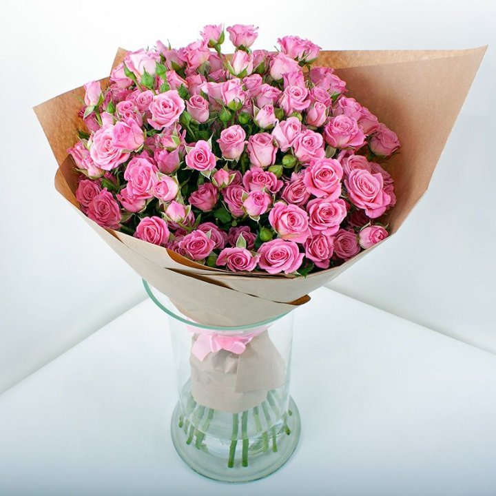 15 кустовых роз в Новороссийске