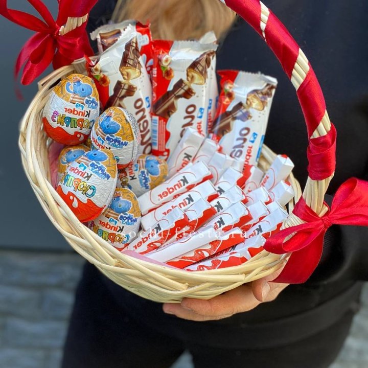 Корзина с киндерами  в Новороссийске