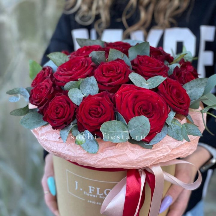 21 Красная роза в боксе №1 в Новороссийске
