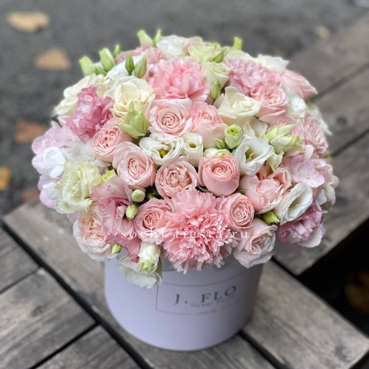 Цветочный бокс "Люксур" в Новороссийске