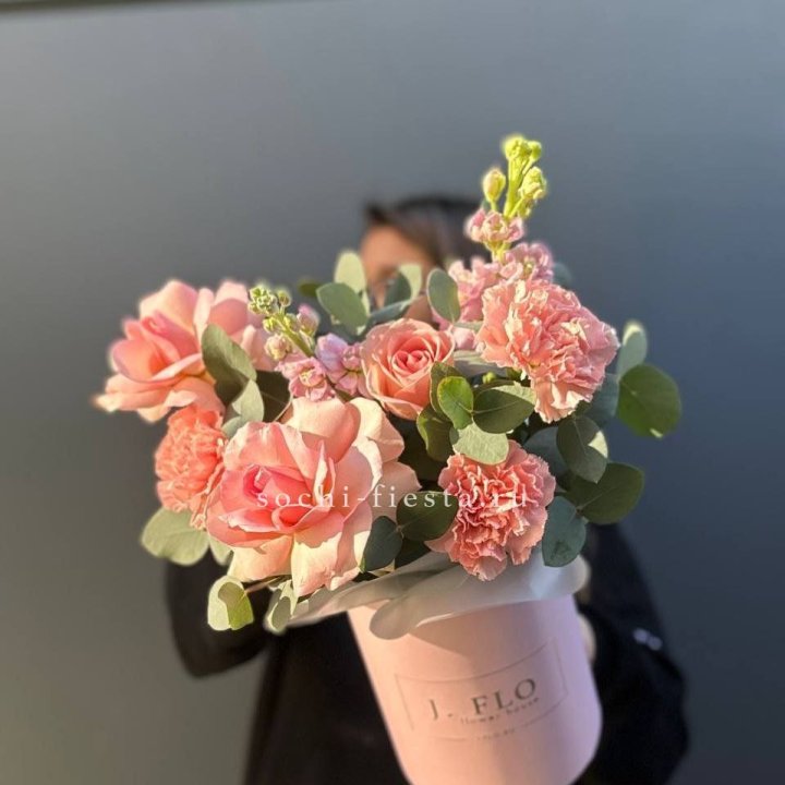 Цветы в боксе "Сизара" в Новороссийске