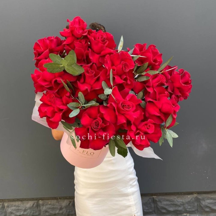 Бокс из 17 французских роз в Новороссийске