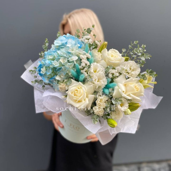 Цилиндр в голубых оттенках №1 в Новороссийске