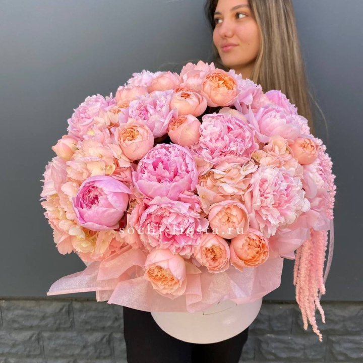 Коробка с пионами "Дабл фловер" в Новороссийске