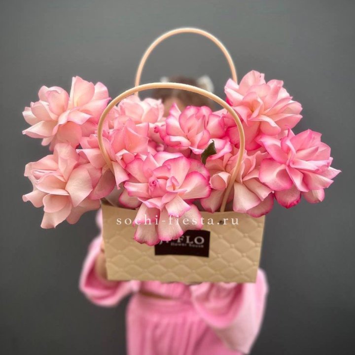 Сумочка розовых роз Венди в Новороссийске