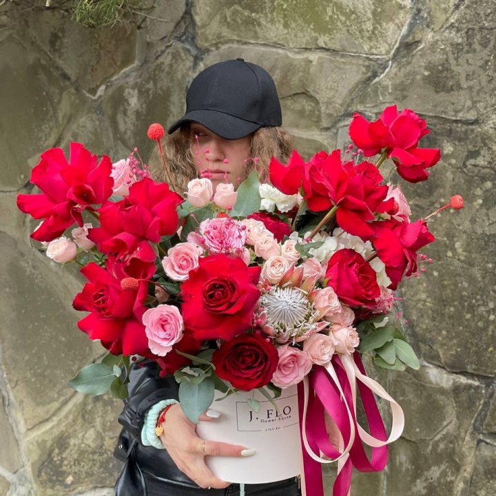 Яркий бокс "Для неё" в Новороссийске