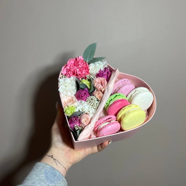 Дуо цветы и макаронсы в Новороссийске