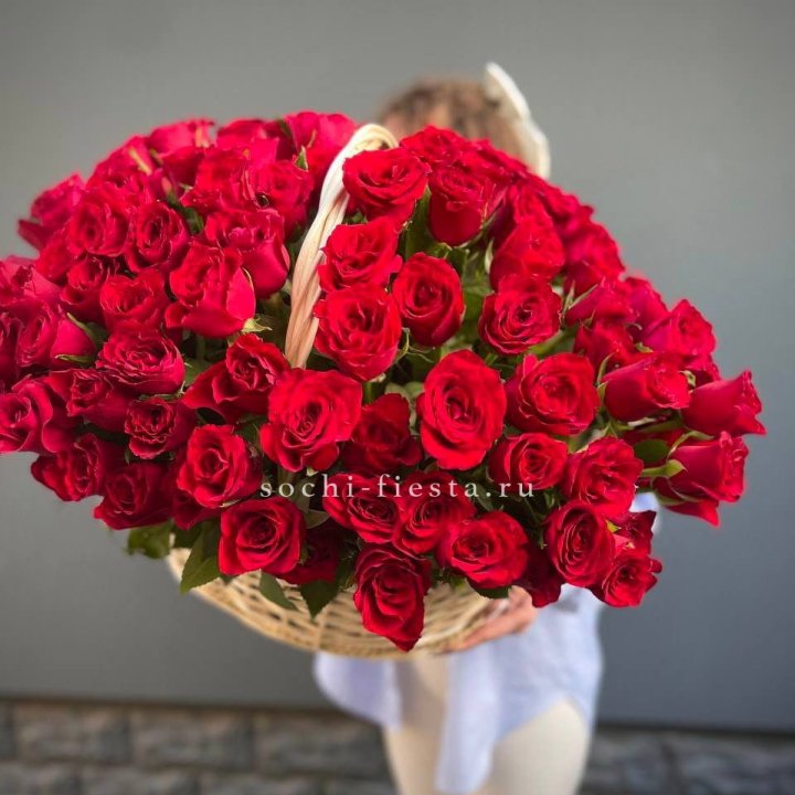 121 красная роза в корзине   в Новороссийске