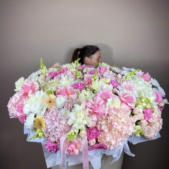 Корзина цветов «Рандеву» в Новороссийске