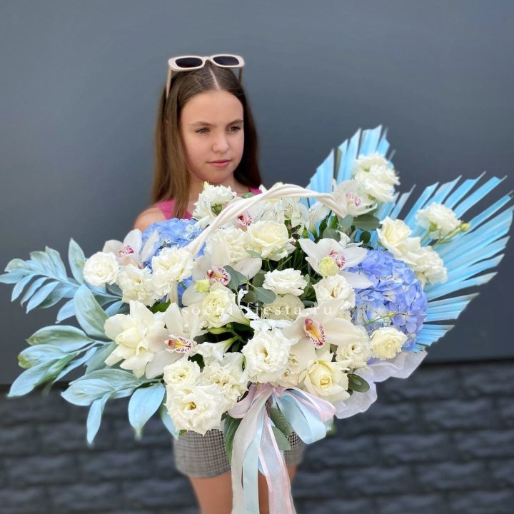 Цветочная корзина "Блю винч" в Новороссийске