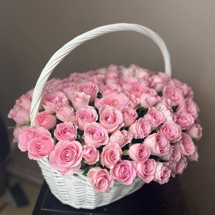 101 розовая роза в корзине в Новороссийске