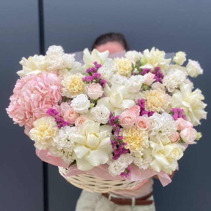 Корзина "Воздушная нежность" в Новороссийске